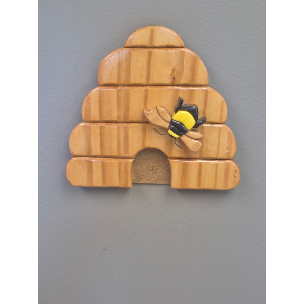 Vintage Wood Beehive Wall Plaque 3D Bumblebee Honey Bee Skep Farmhouse Decor